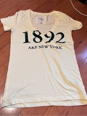 Vintage Women’s Abercrombie & Fitch Yellow Deep V Neck Logo Tee T Shirt Small